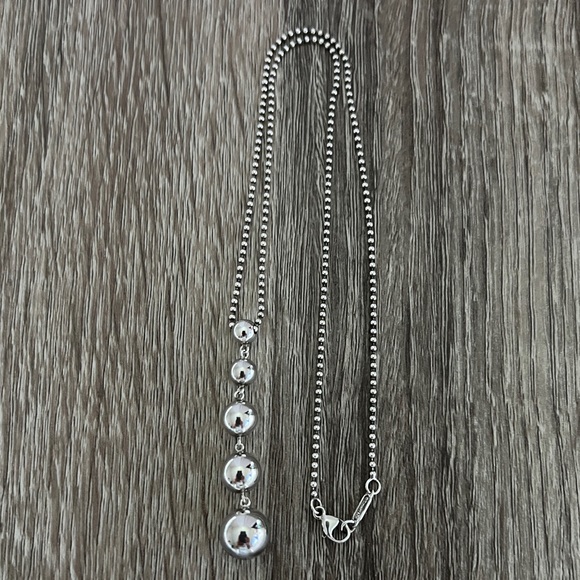 Graduated bead necklace in great shape.‎